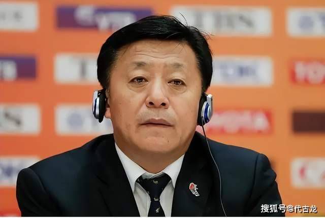 这个泄密事件放大了本质上只是对两名球员在训练中的跑动量不足或是对是否入选首发以及场上位置不满的个体情况。